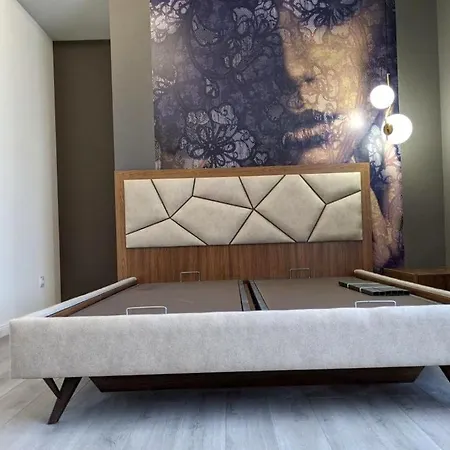 Maison Chic Avec Euro-Renovation+Garage アパート